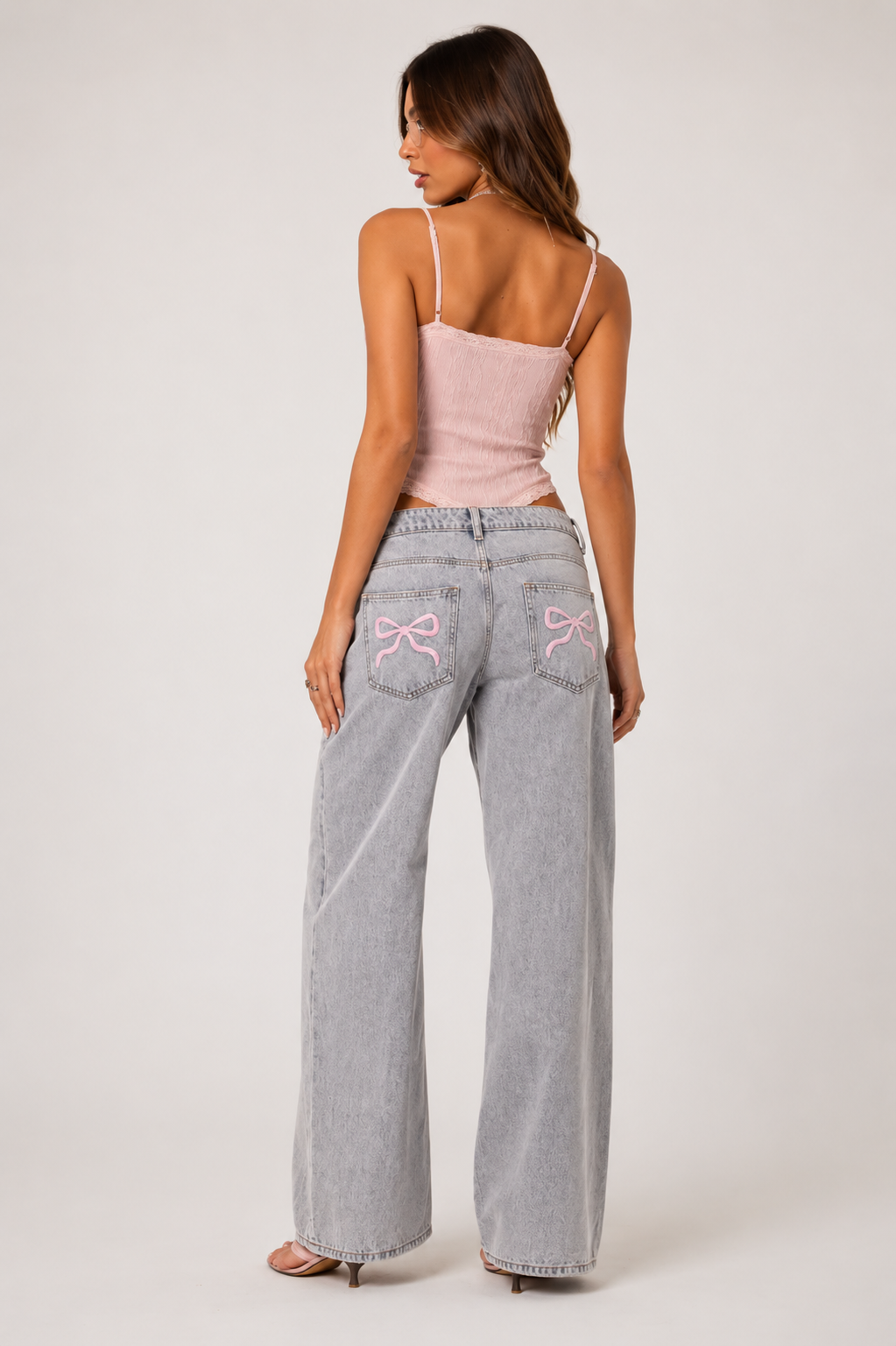 Jeans mit Schleifendetail und weitem Bein