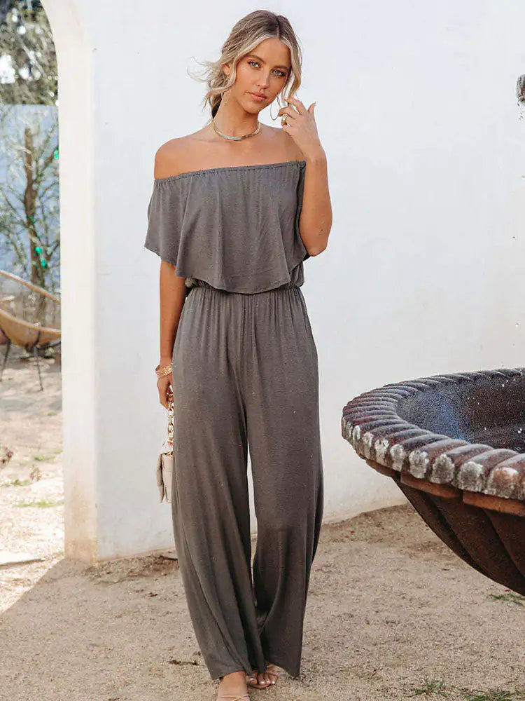 Carmen-Overall mit weitem Bein